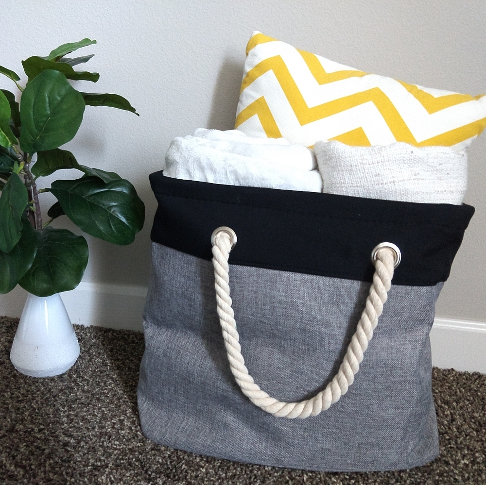 Square storage bin with rope handles